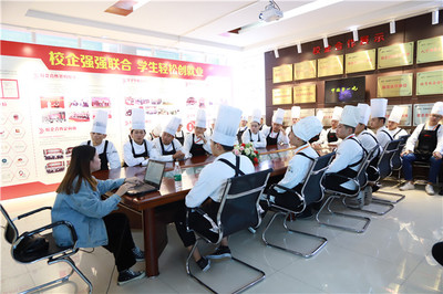 杭州青菁味觉餐饮管理有限公司前来我校进行专场招聘!